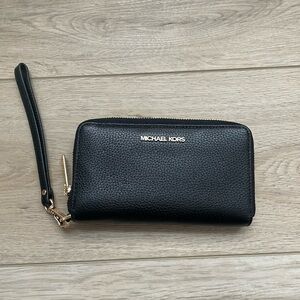 Michael Kors Jet Set Black Flat Leather Phone Case Wallet New W Tags